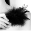 Перышко для ласк Bijoux Indiscrets Pom Pom Feather Tickler, черное - Фото №5