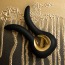 Универсальный вибромассажер Gvibe Mini Gold, черный - Фото №7