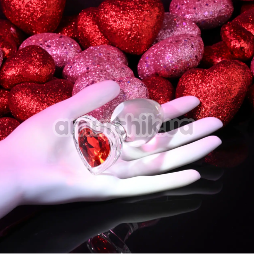 Анальная пробка с красным кристаллом Adam & Eve Red Heart Gem Glass Plug Medium, прозрачная