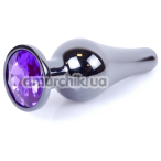 Анальная пробка с фиолетовым кристаллом Boss Series Exclusivity Jewellery Dark Silver Plug, серебряная - Фото №1