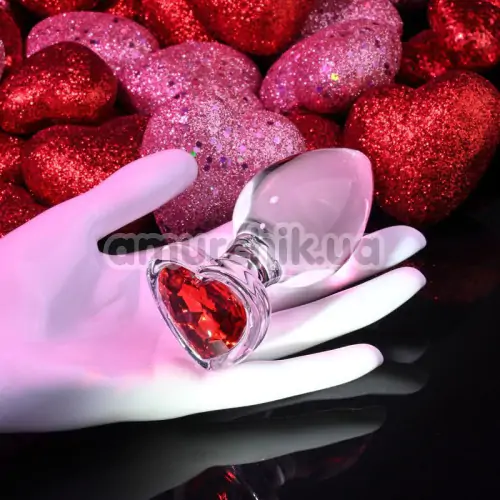 Анальная пробка с красным кристаллом Adam & Eve Red Heart Gem Glass Plug Large, прозрачная