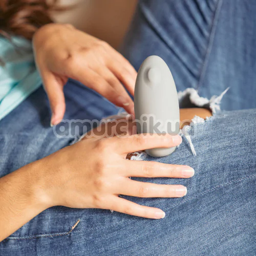 Кліторальний стимулятор з пульсацією Lora DiCarlo Carezza, сірий