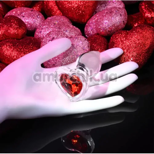 Анальная пробка с красным кристаллом Adam & Eve Red Heart Gem Glass Plug Small, прозрачная